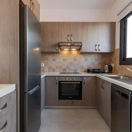 Townhouse Luise - Sunny Escape In Coral Bay Peyia