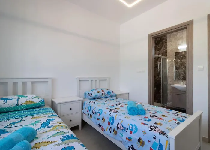 Townhouse Luise - Sunny Escape In Coral Bay * Peyia