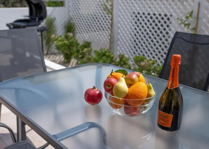 Townhouse Luise - Sunny Escape In Coral Bay * Peyia